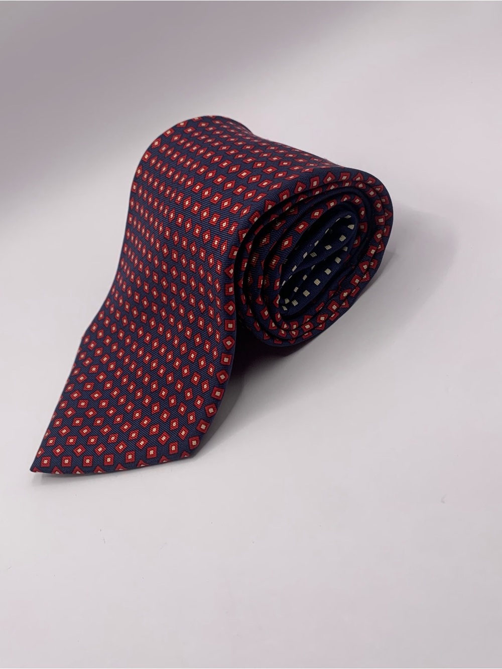 Tommy Hilfiger Navy Tie with Red Diamond Motif business formal interview 0137